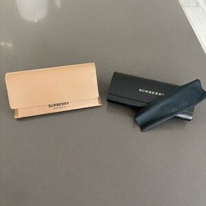 Burberry Women's‎ Sunglasses Case - Black and Tan